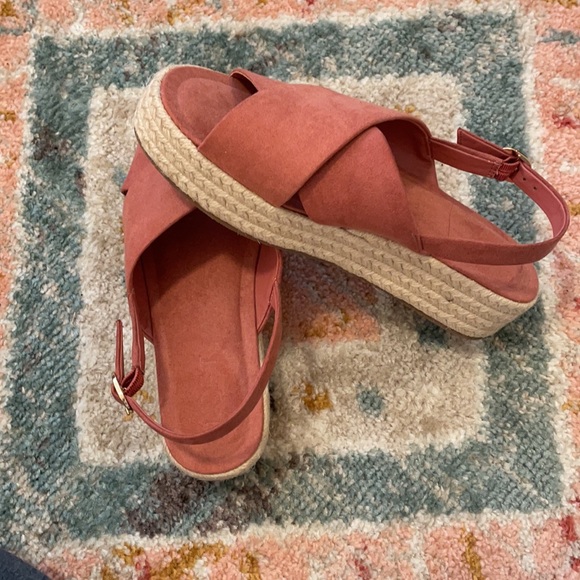 Salmon pink wedges - Picture 2 of 5